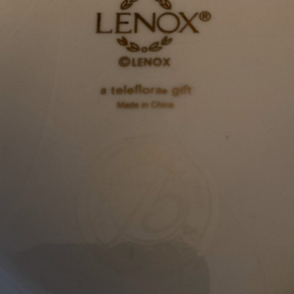 Lenox - Picture 5 of 5